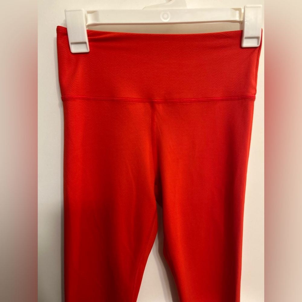 Like New Zyia Active Ascend Red Subtle Pattern Leggings - Picture 2 of 9